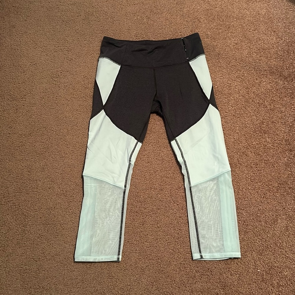 calia by carrie underwood cropped leggings